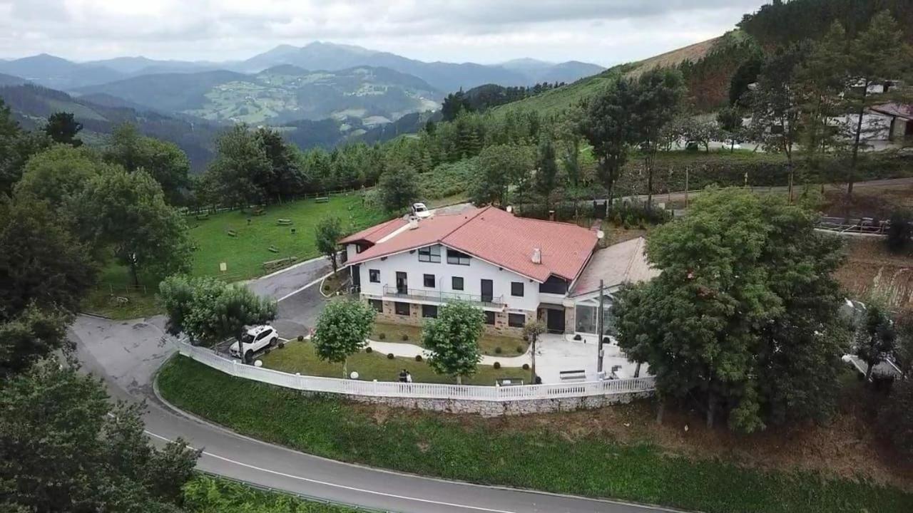Ixua Hotela Éibar Екстериор снимка